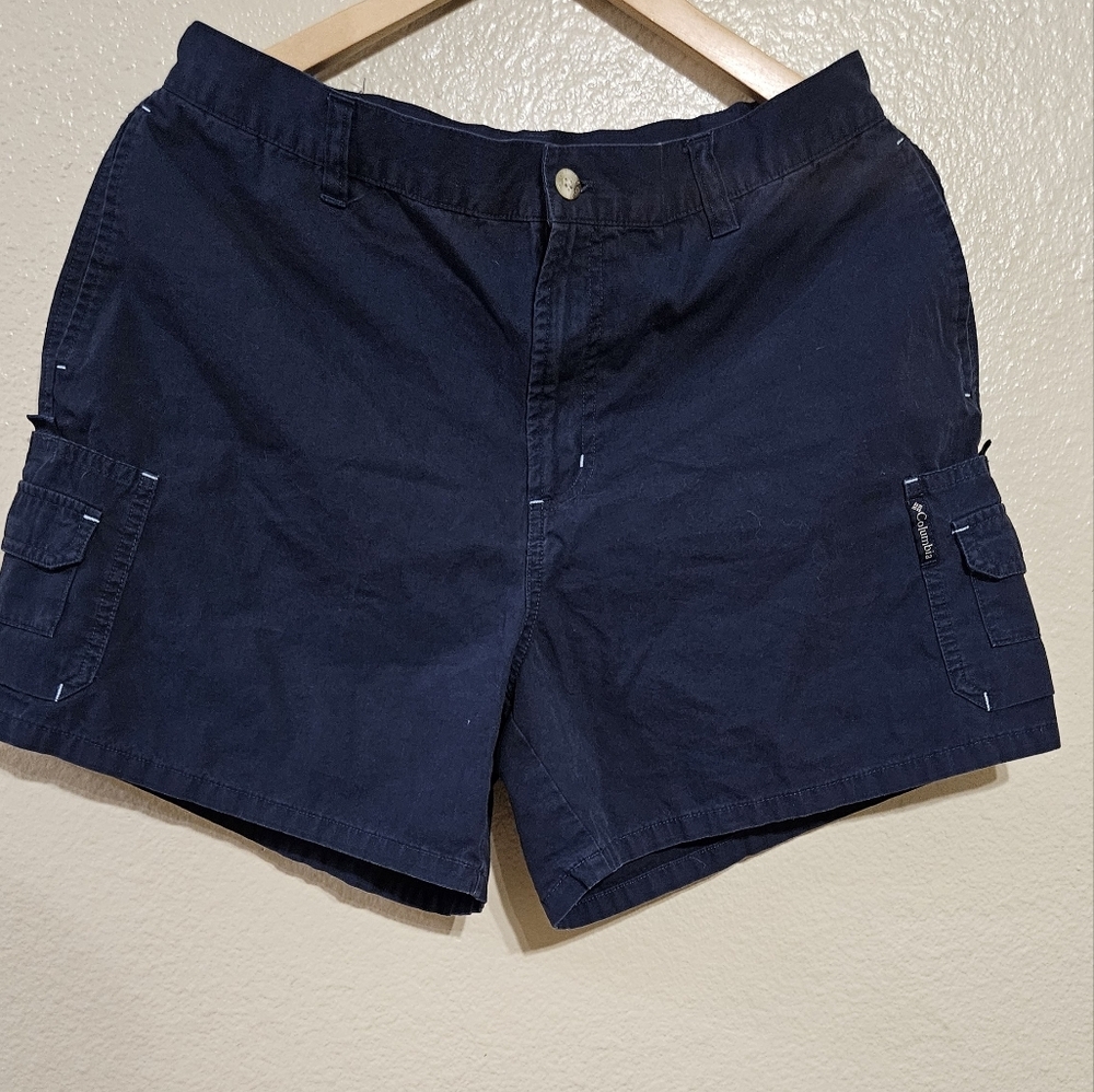 Columbia Blue Cargo Shorts with Functional Design